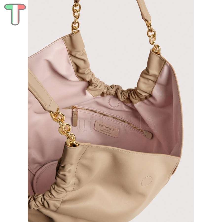 Coccinelle Smash Medium Sandshell E1U5F110201_N64